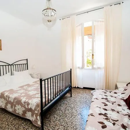 Chez Giovanna Via Roma *